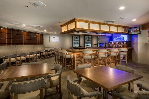 Marina & Spa Lodge Of Four Seasons Golf Resort (Village of Four Seasons)